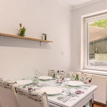 Semesterbostad Cu Gradina La Casa Alemar